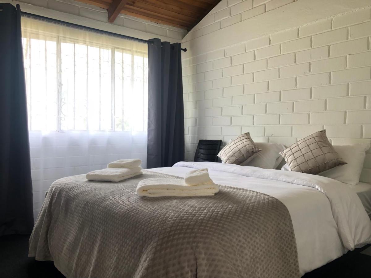 High-End Holiday Cabin - Tungurahua Hot Springs Baños Buitenkant foto