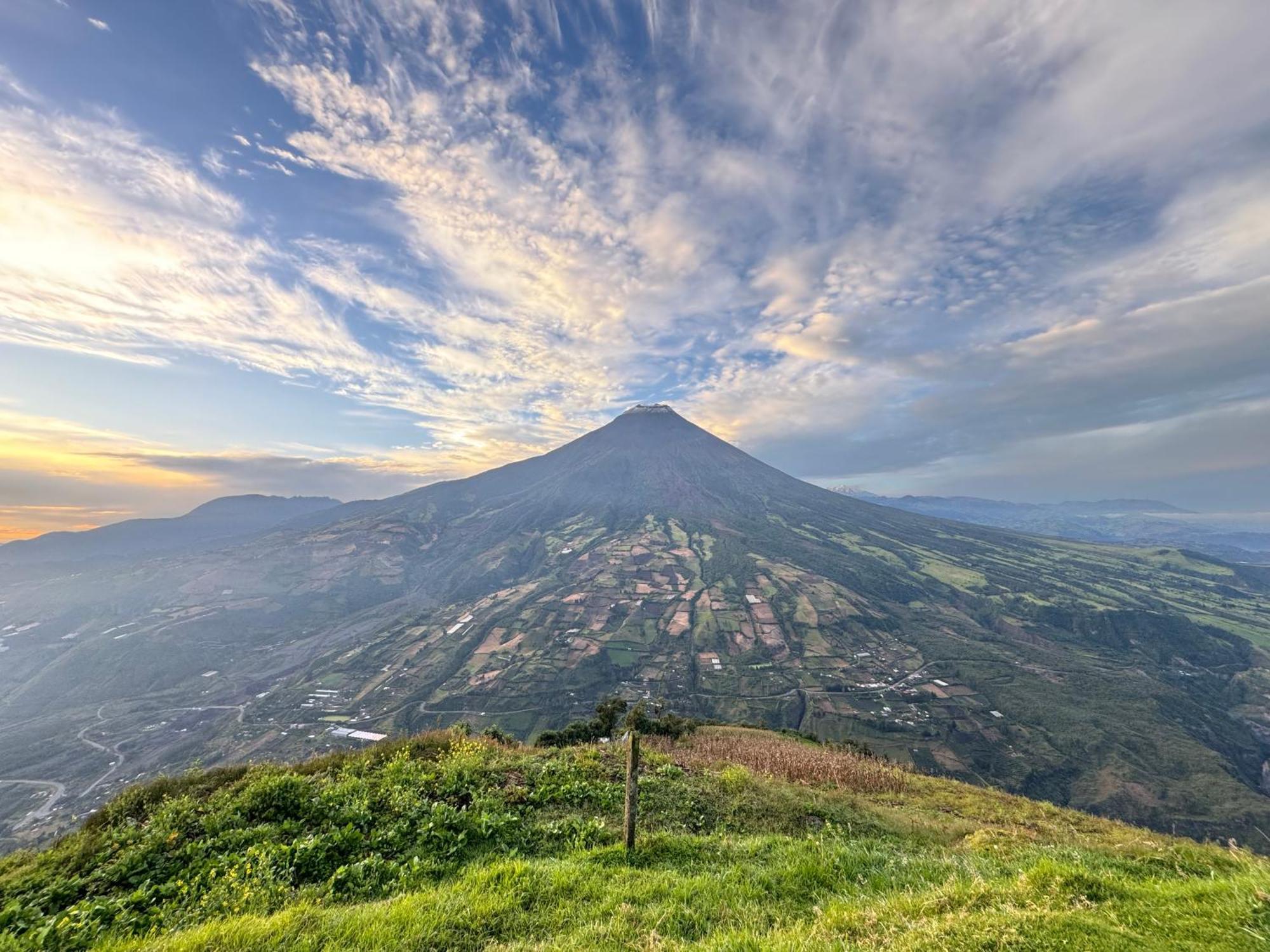 High-End Holiday Cabin - Tungurahua Hot Springs Baños Buitenkant foto